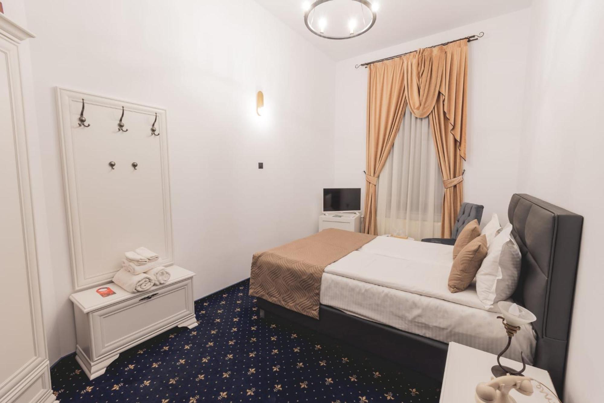 Hotel Carol - Ватра Дорней Екстериор снимка